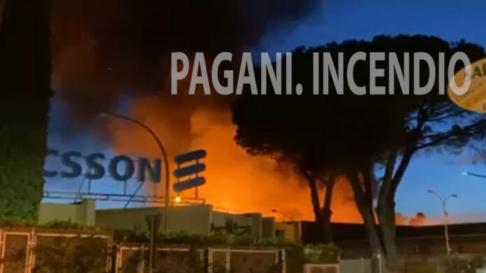 Pagani. Pauroso incendio in Via Filettine